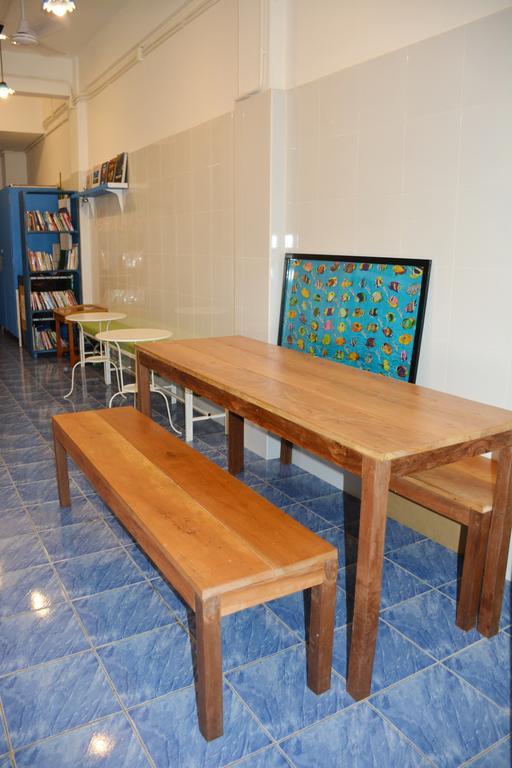 Frog House Bed & Breakfast (Adults Only) Patong الغرفة الصورة