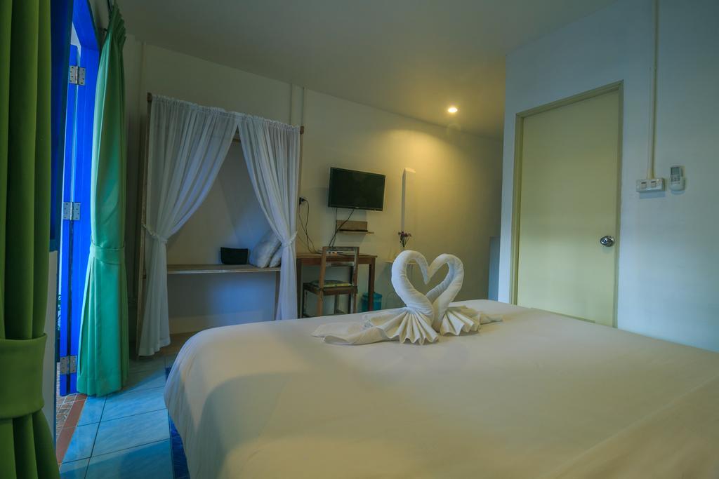 Frog House Bed & Breakfast (Adults Only) Patong المظهر الخارجي الصورة